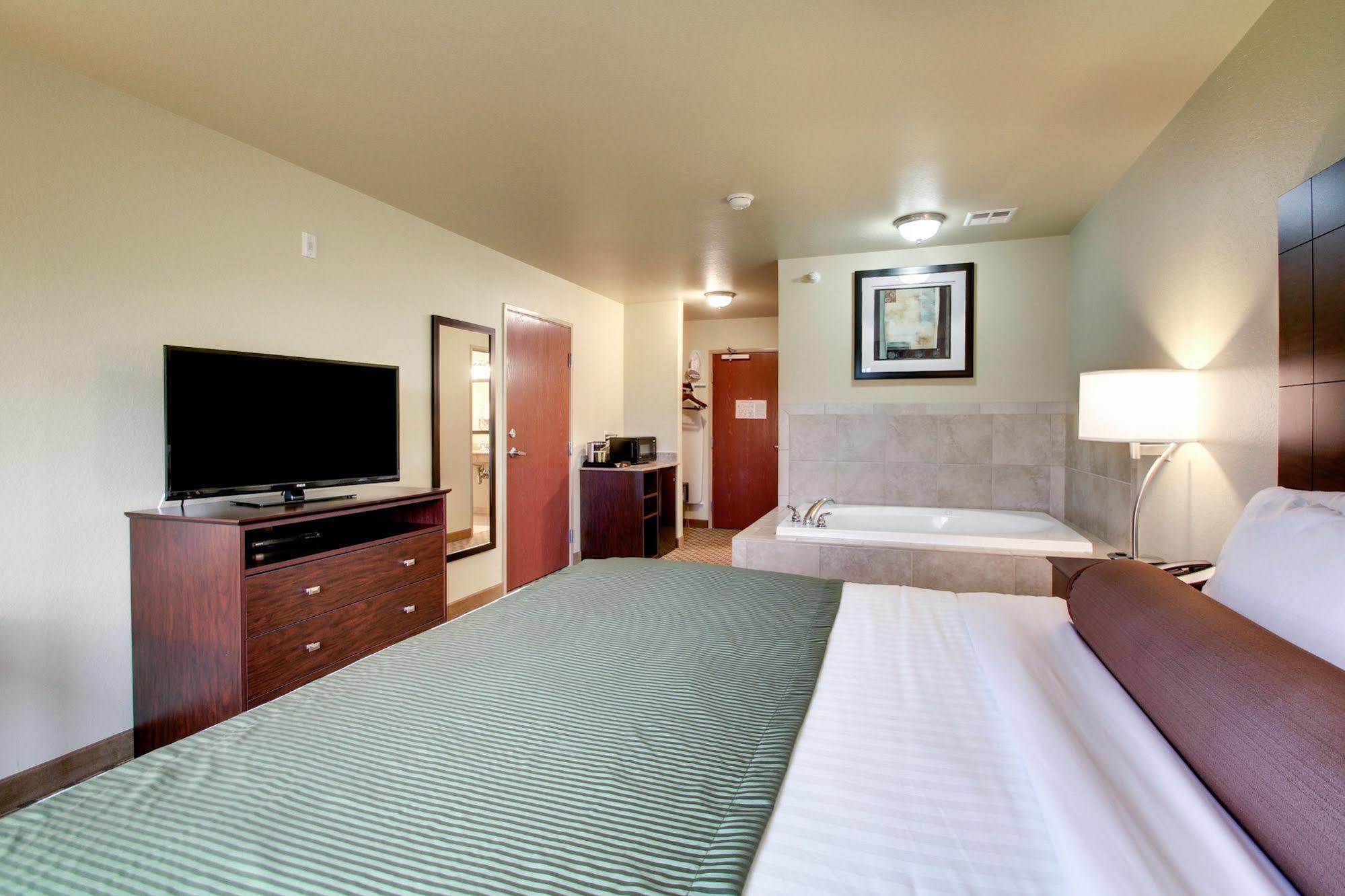 Cobblestone Inn & Suites - Schuyler Exteriér fotografie