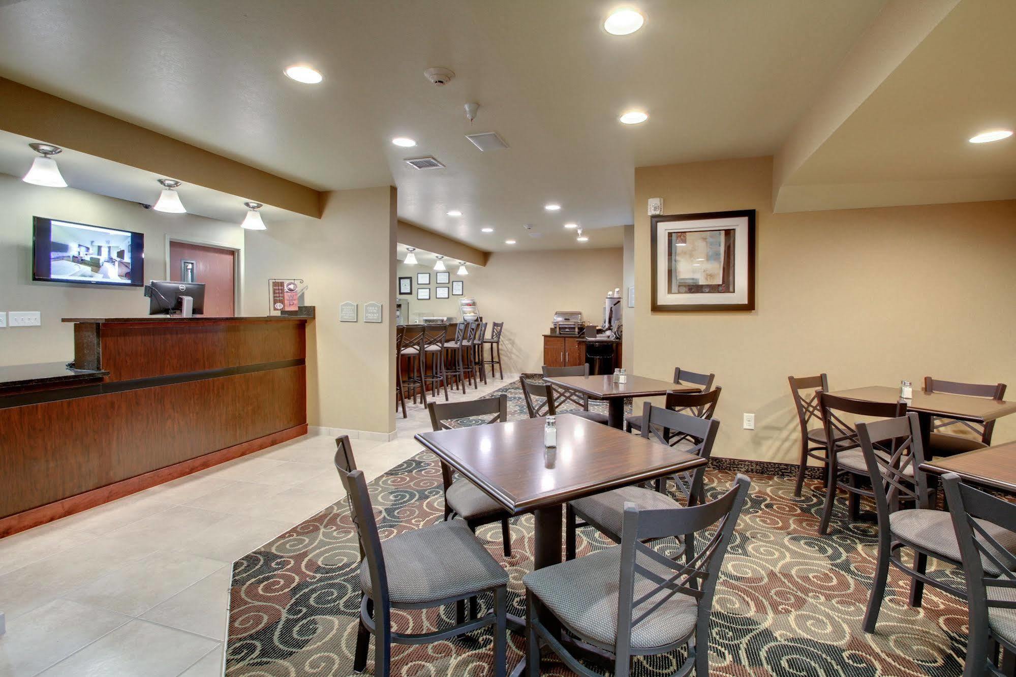 Cobblestone Inn & Suites - Schuyler Exteriér fotografie