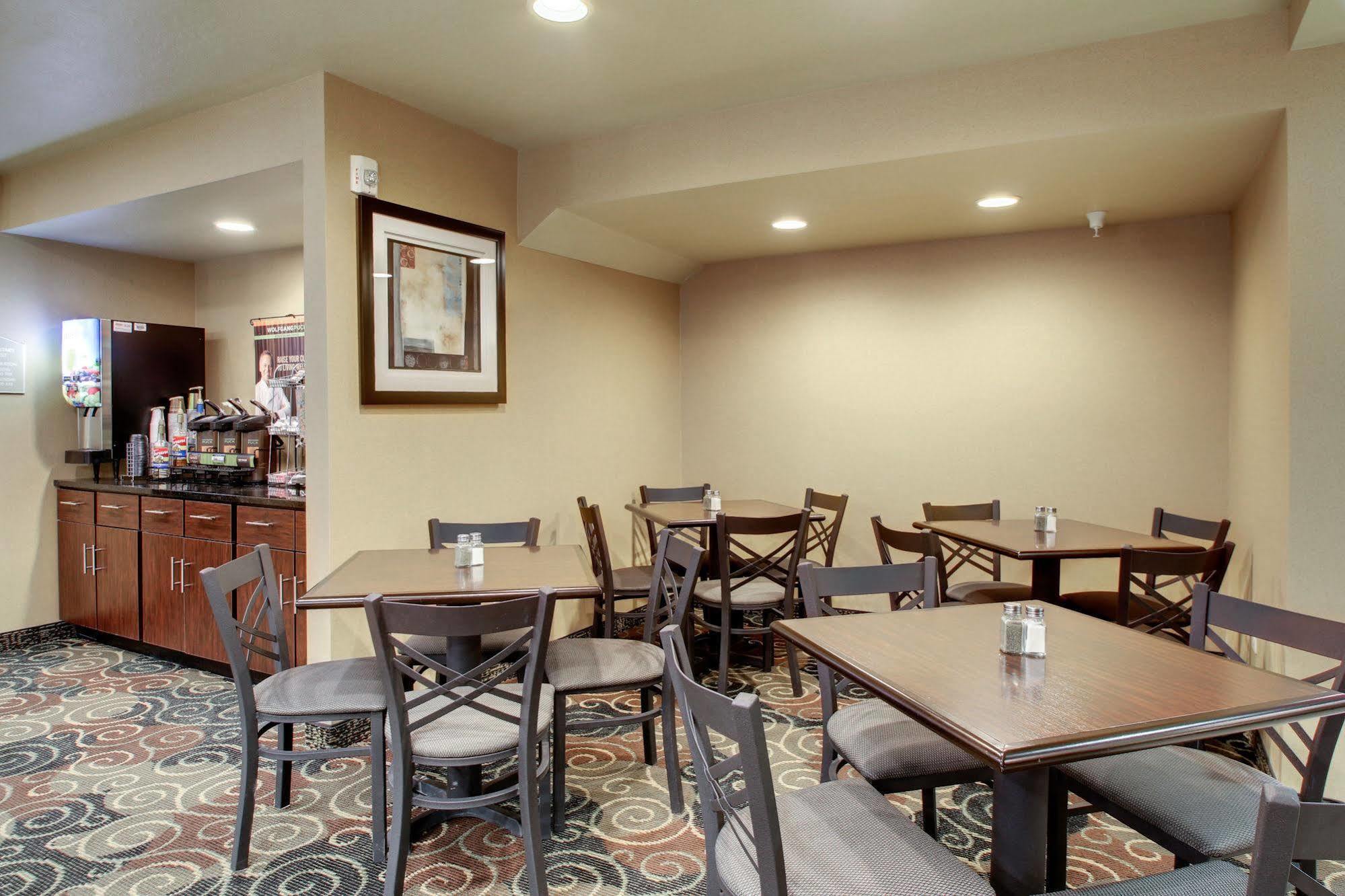 Cobblestone Inn & Suites - Schuyler Exteriér fotografie