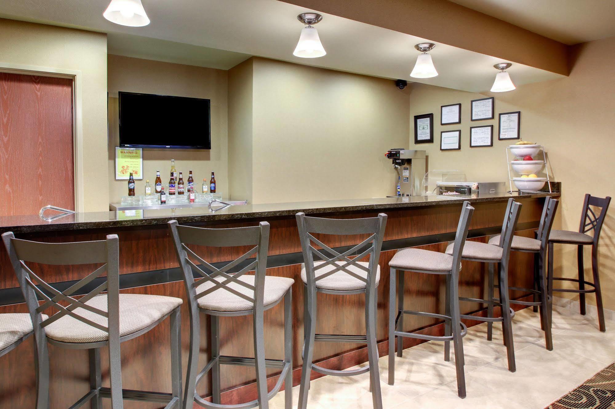 Cobblestone Inn & Suites - Schuyler Exteriér fotografie